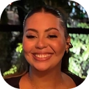 Mulher sorridente depoimento de membro Alice — comentário 1