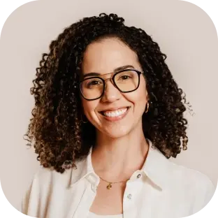 Médico de família da Alice em consulta com paciente